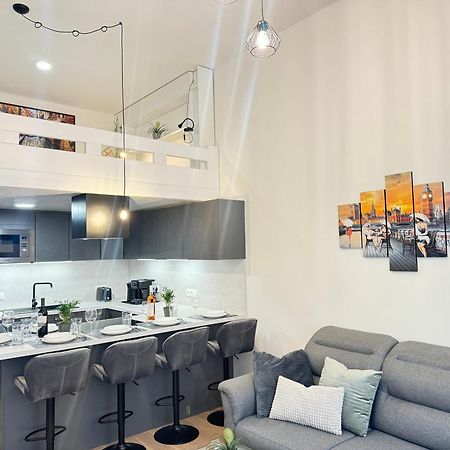 Free Parking - Cozy Apartment Near Vysehrad Railway Bridge Prague Ngoại thất bức ảnh