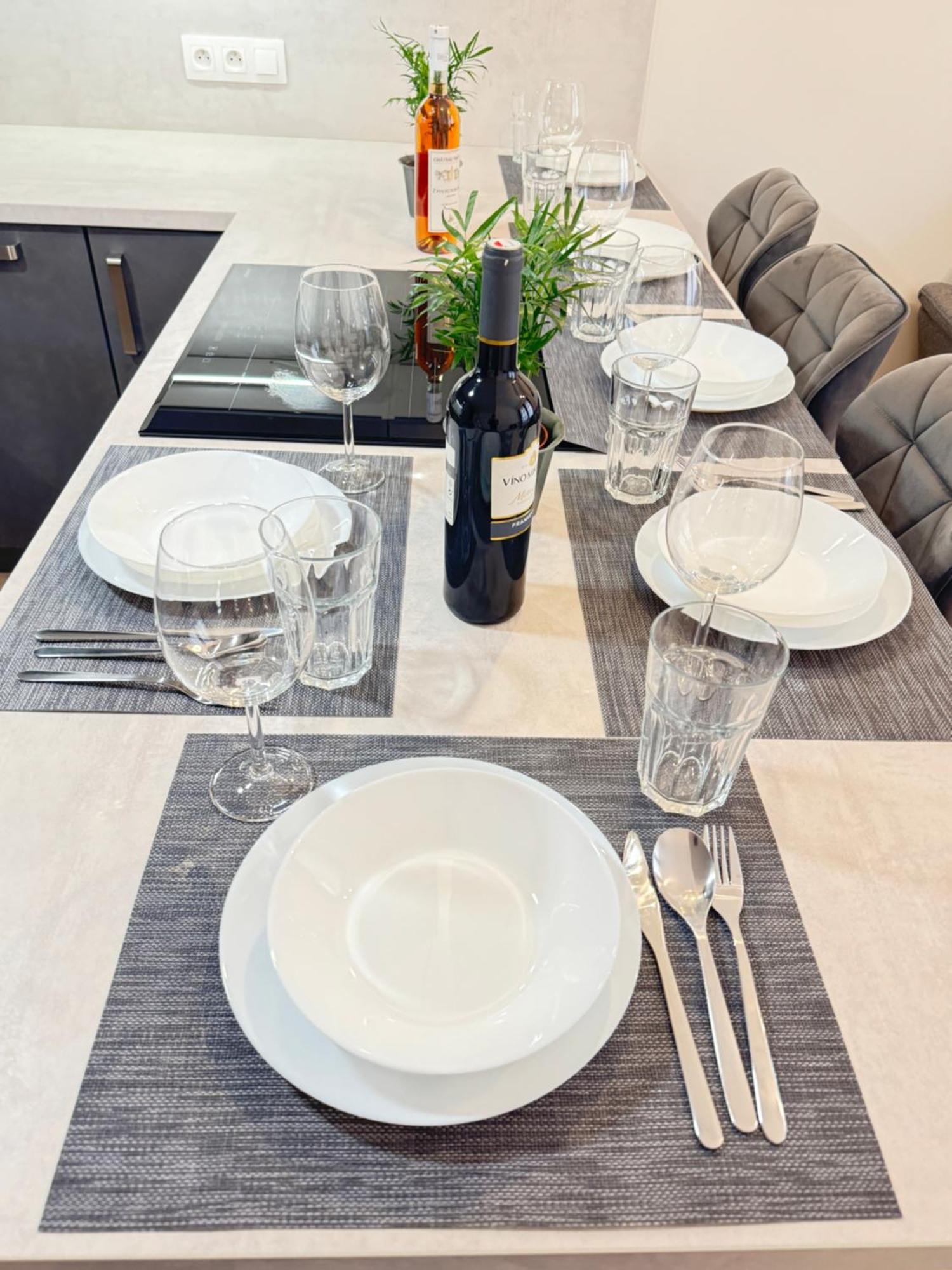 Free Parking - Cozy Apartment Near Vysehrad Railway Bridge Prague Ngoại thất bức ảnh