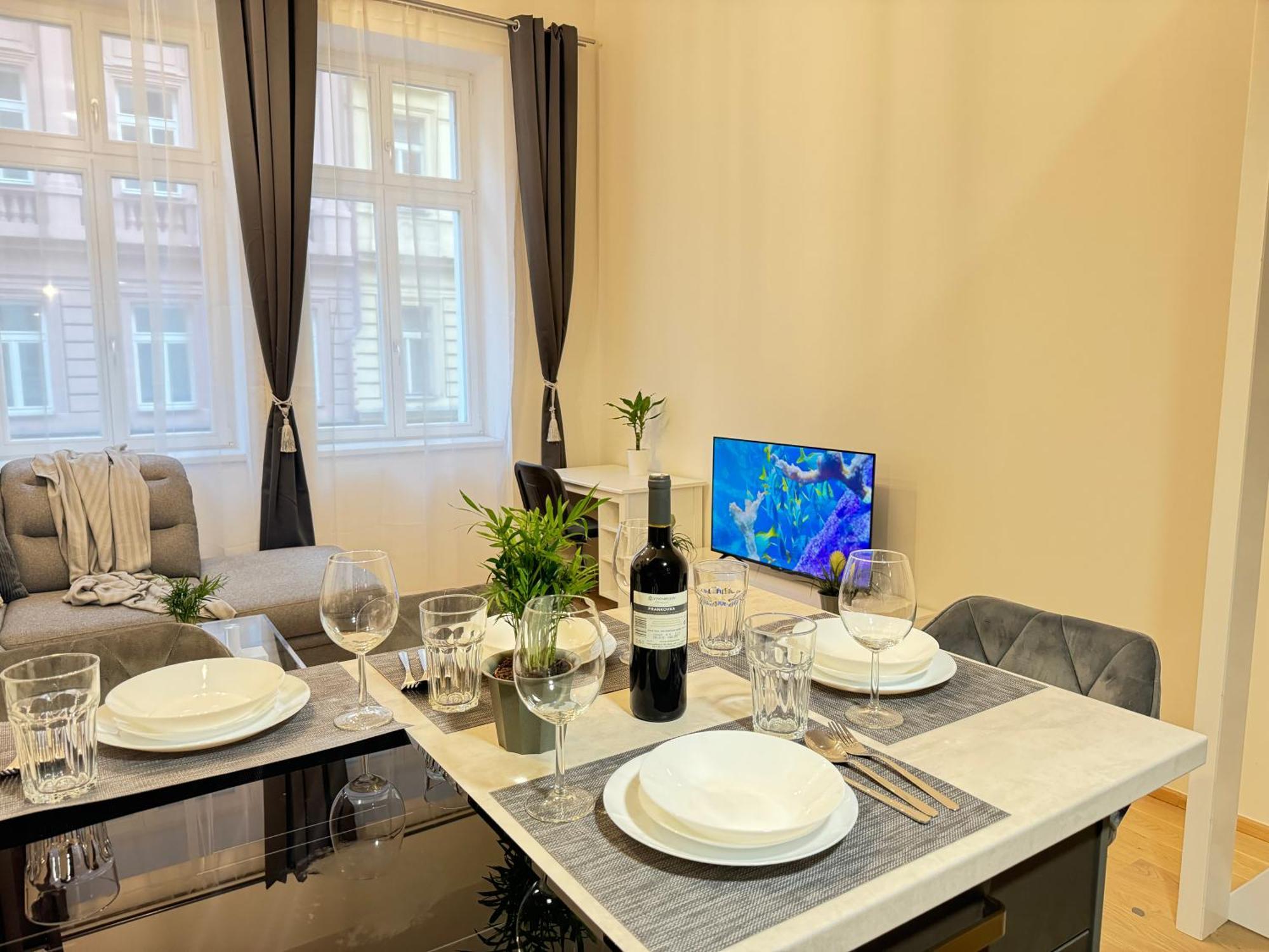 Free Parking - Cozy Apartment Near Vysehrad Railway Bridge Prague Ngoại thất bức ảnh
