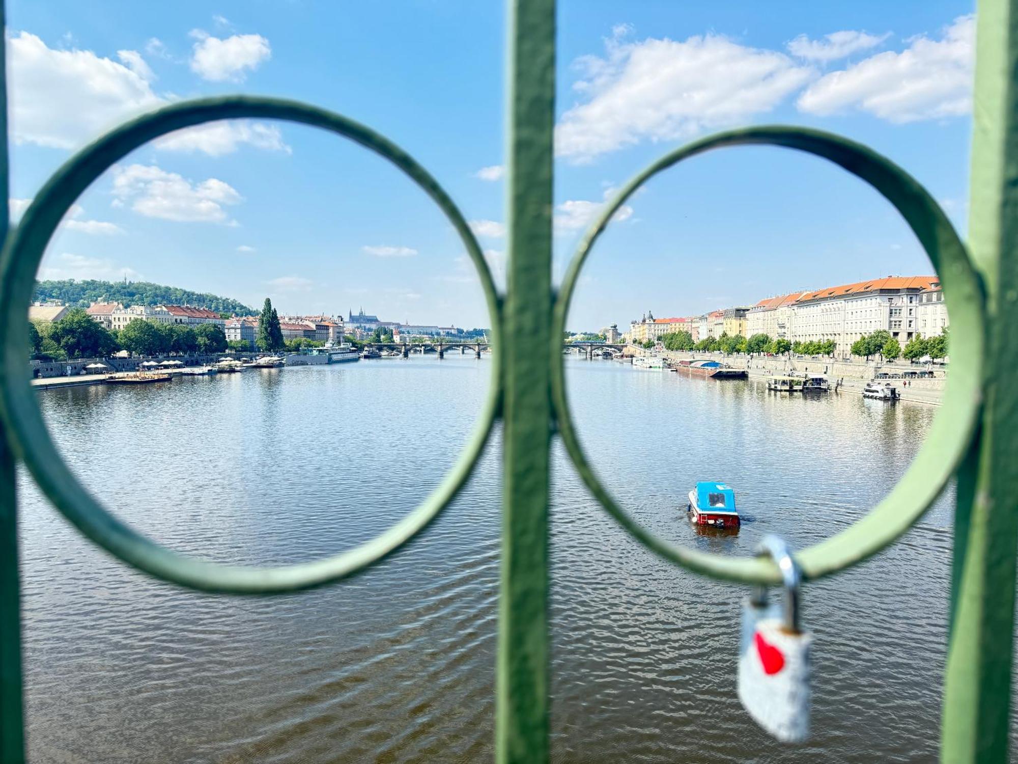 Free Parking - Cozy Apartment Near Vysehrad Railway Bridge Prague Ngoại thất bức ảnh